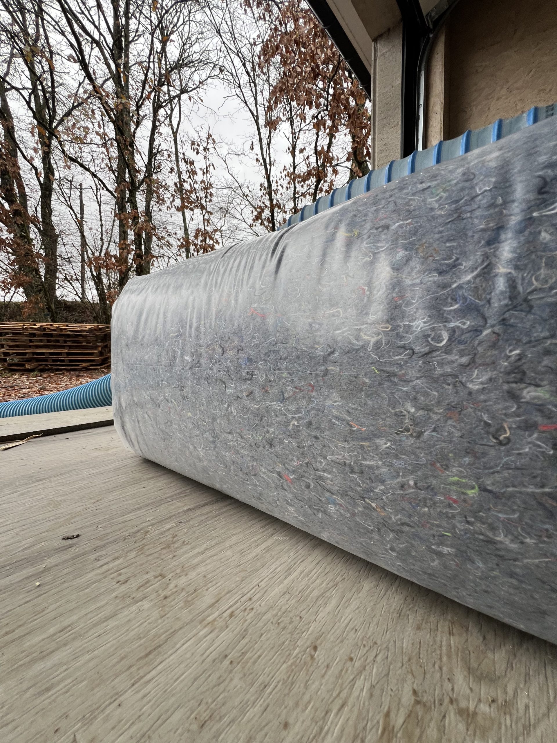 Isolation des combles par soufflage : laine de verre et laine de coton